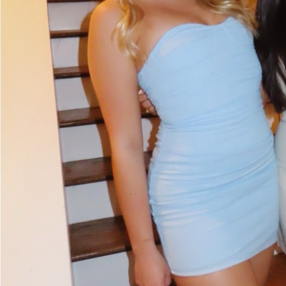 Elegant Blue Strapless Dress